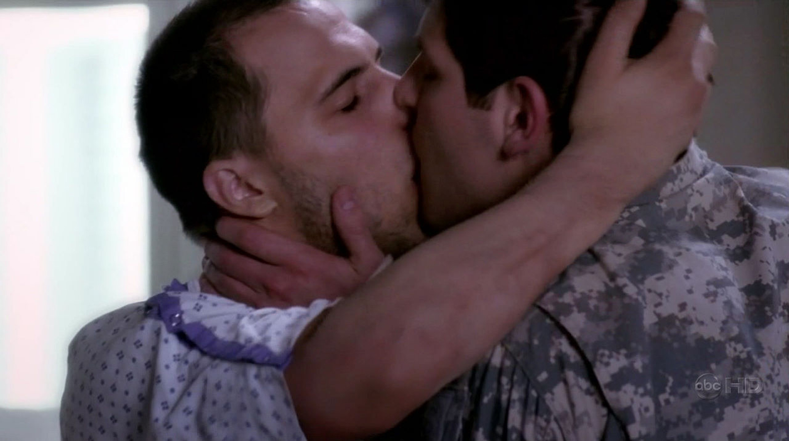 Grey S Anatomy Gay Kiss 25